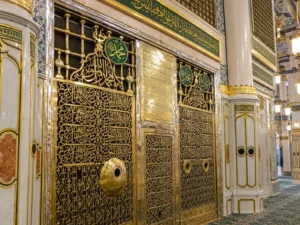 Prophet Muhammad story for kids illustration of Al-Masjid an-Nabawi in Madinah